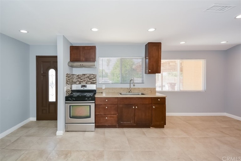 Photo 3 of 16 - 24586 Covington Way, Moreno Valley, CA 92557