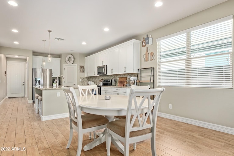 Photo 11 of 35 - 3015 W Laredo Ln, Phoenix, AZ 85085