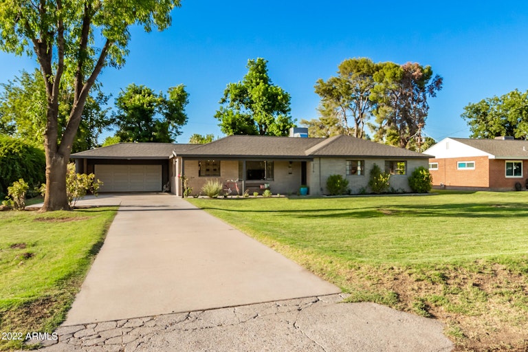 Photo 15 of 68 - 3316 E Mitchell Dr, Phoenix, AZ 85018