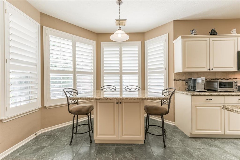Photo 13 of 26 - 9811 Therrell Dr, Houston, TX 77064