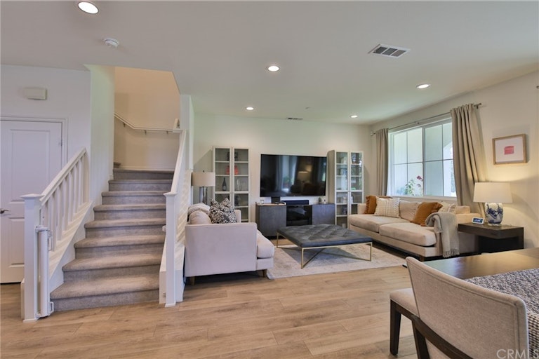 Photo 3 of 41 - 13910 Fairway Dr, Whittier, CA 90604