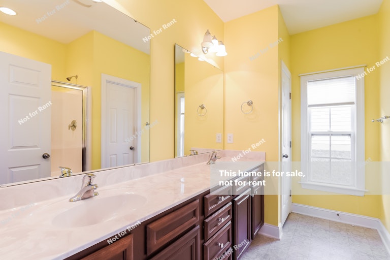 Photo 4 of 25 - 634 Lawson Cypress Ln, Fuquay Varina, NC 27526