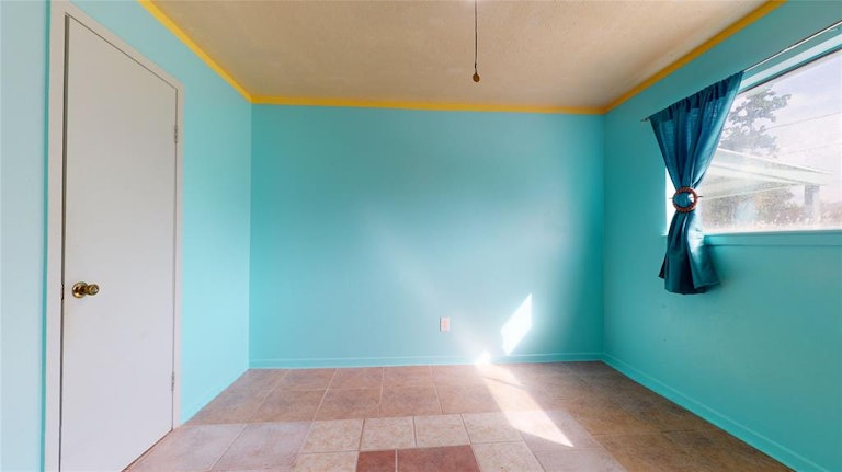 Photo 27 of 48 - 10811 Sagevale Ln, Houston, TX 77089