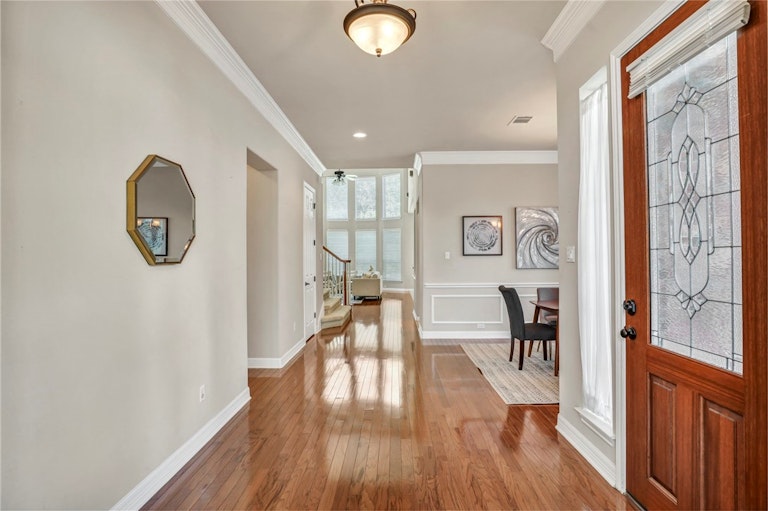 Photo 10 of 40 - 10301 Chestnut Ridge Rd, Austin, TX 78726