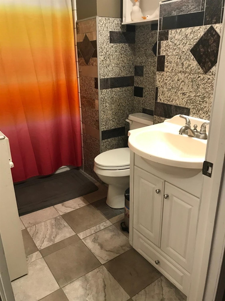 Photo 12 of 19 - 704 Barbara Way, Woodland, CA 95776