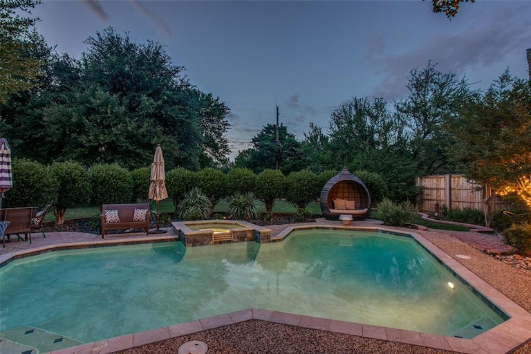 Photo 25 of 28 - 1204 Chatsworth Dr, Colleyville, TX 76034