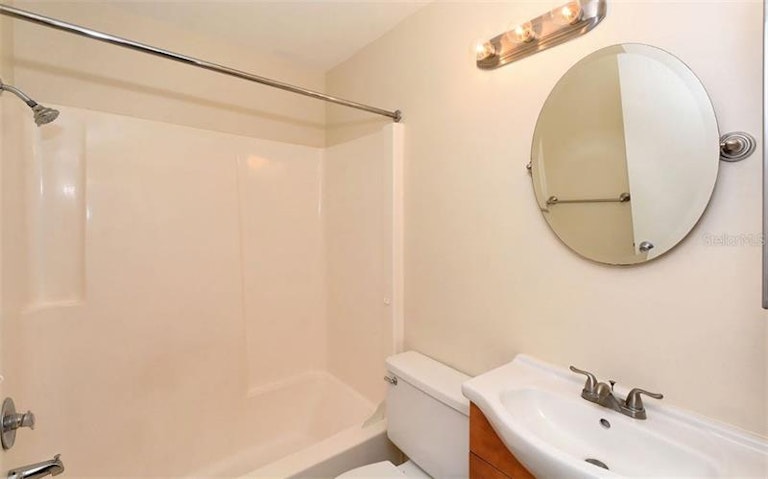 Photo 21 of 25 - 3209 Beneva Rd #202, Sarasota, FL 34232