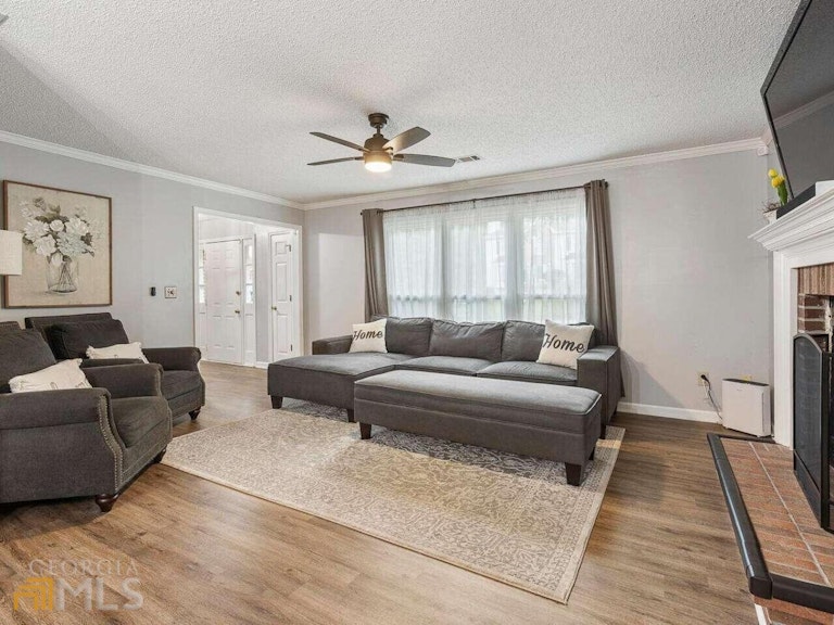 Photo 6 of 29 - 3240 Dogwood Dr, Powder Springs, GA 30127