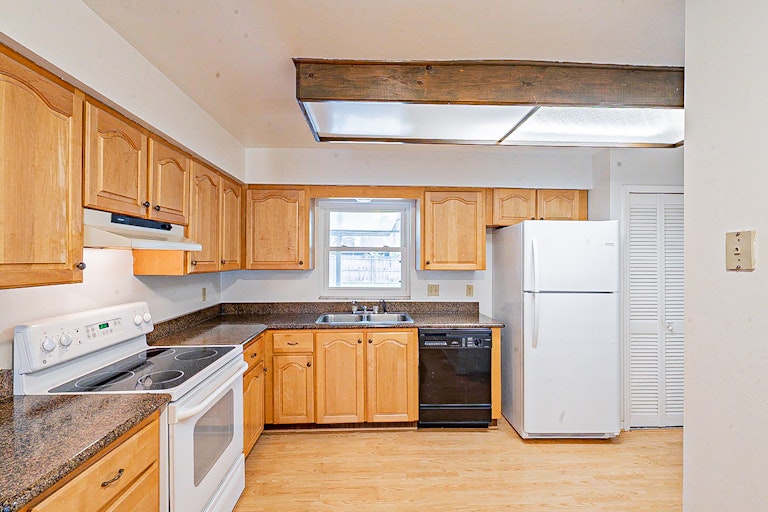 Photo 4 of 28 - 5409 Albert Dr, Winter Park, FL 32792