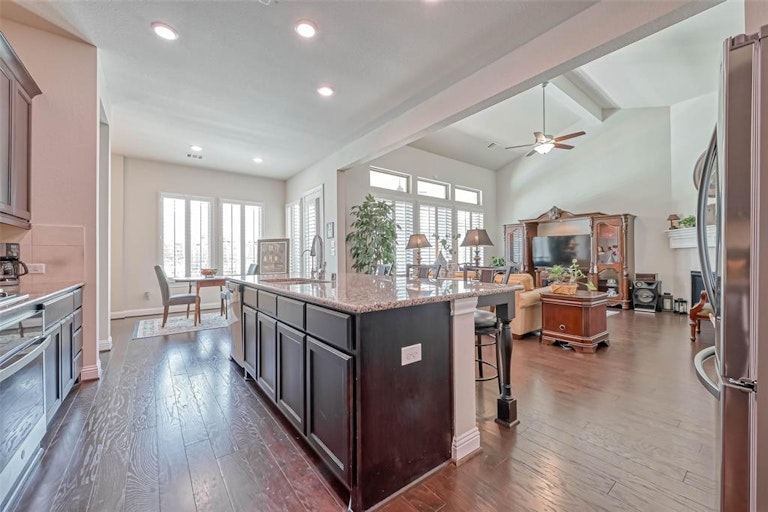 Photo 27 of 48 - 21606 Albertine Dr, Tomball, TX 77377