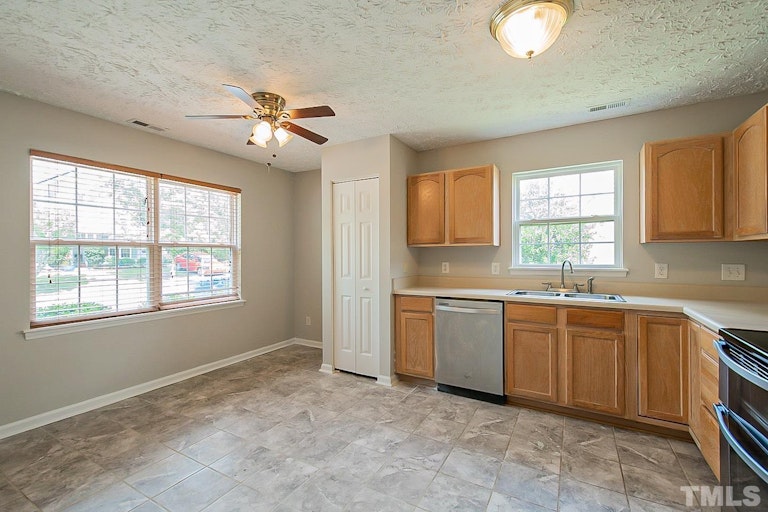 Photo 16 of 22 - 510 Cove Hollow Dr, Durham, NC 27703