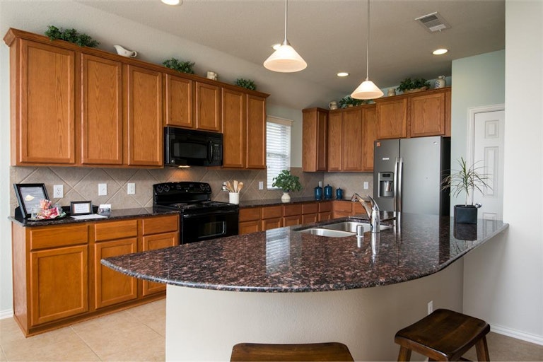 Photo 6 of 29 - 328 Turnstone Dr, Little Elm, TX 75068