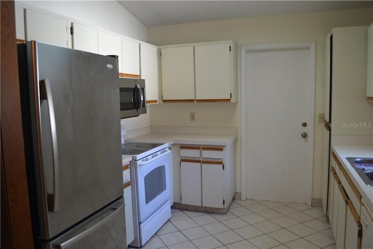 Photo 5 of 12 - 729 Countryshire Ln, Palm Harbor, FL 34683