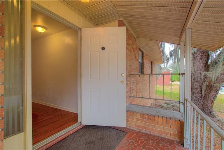 Photo 3 of 25 - 630 Candyce Ave, Lakeland, FL 33815