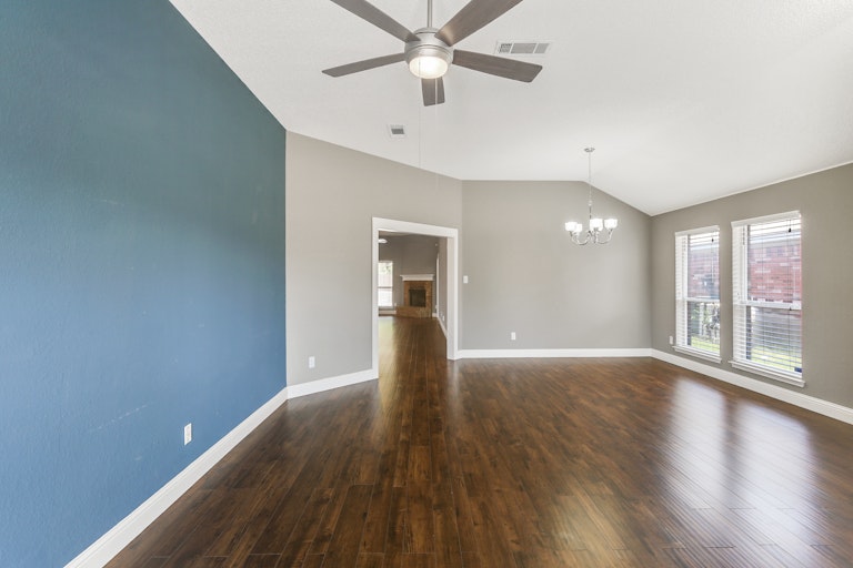 Photo 16 of 25 - 3252 Silent Creek Trl, Hurst, TX 76053