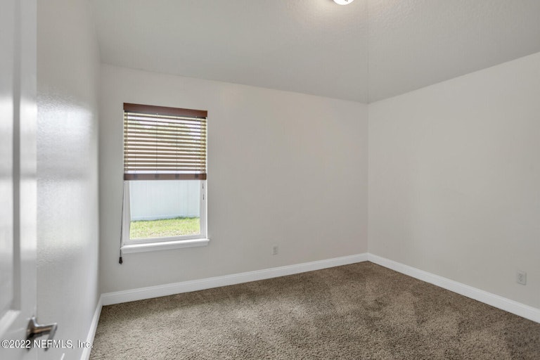 Photo 25 of 35 - 5816 Round Table Rd, Jacksonville, FL 32254