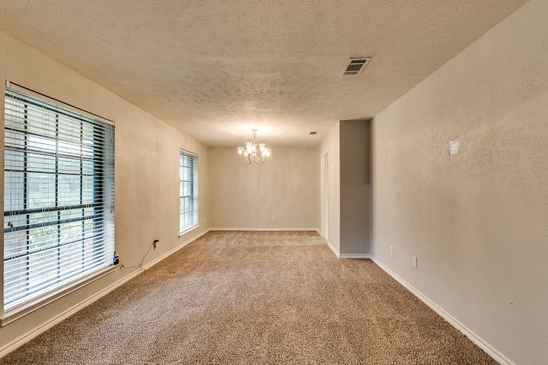 Photo 7 of 28 - 1101 Lopo Rd, Flower Mound, TX 75028