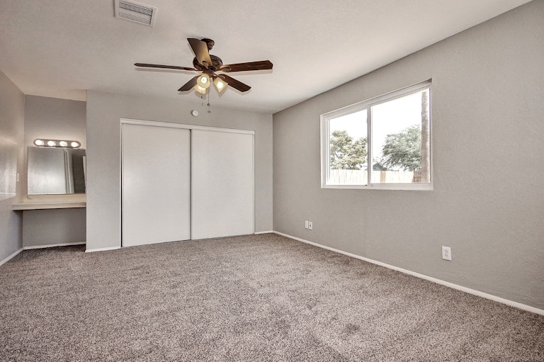 Photo 14 of 19 - 6977 W San Miguel Ave, Glendale, AZ 85303