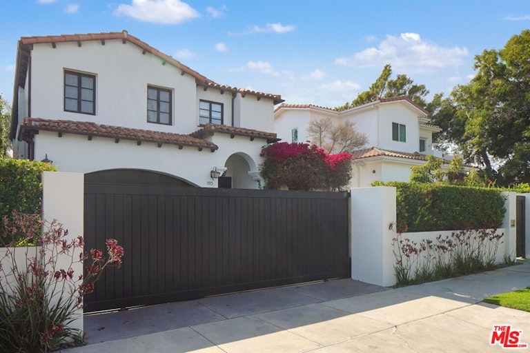 Photo 24 of 24 - 115 S Edinburgh Ave, Los Angeles, CA 90048