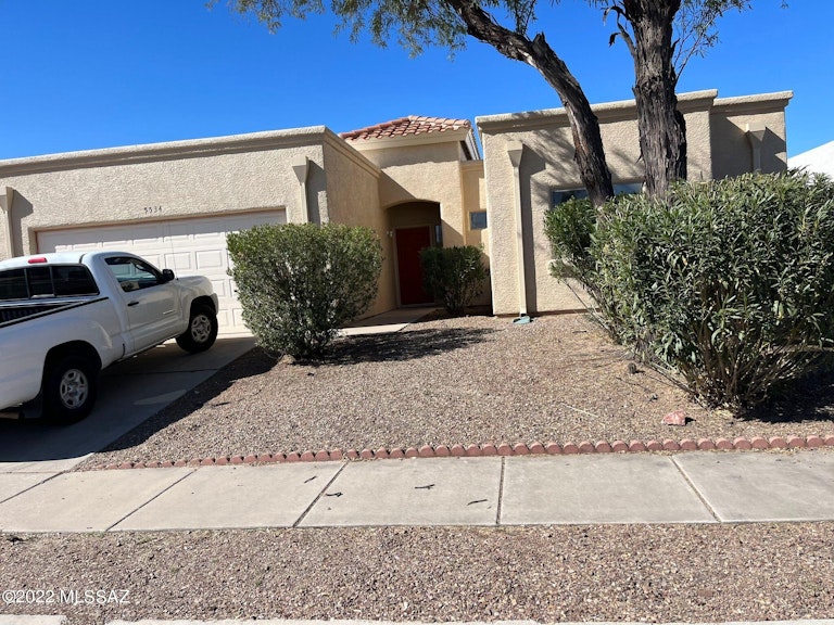 Photo 1 of 6 - 5534 S Gainsborough Rd, Tucson, AZ 85746