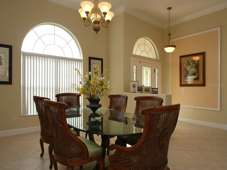 Photo 4 of 25 - 4387 Via Del Villetti Dr, Venice, FL 34293