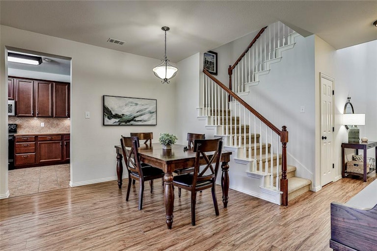 Photo 10 of 32 - 3949 Diamond Ridge Dr, Fort Worth, TX 76244