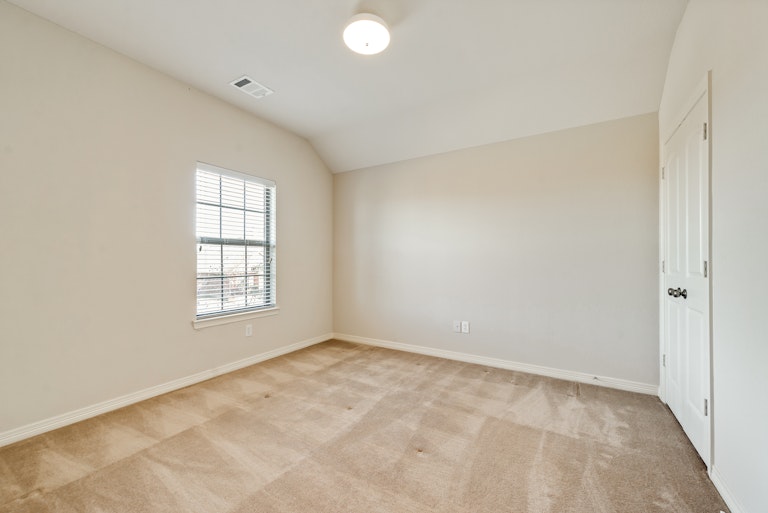 Photo 22 of 26 - 4310 Bluffview Dr, Sachse, TX 75048