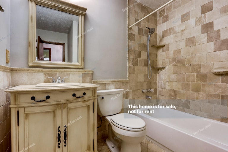 Photo 6 of 43 - 6215 Ogden Rd, Jacksonville, FL 32216