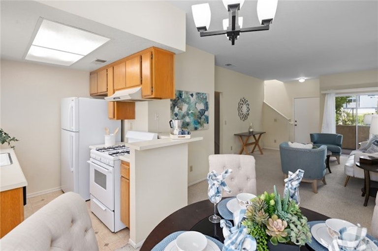 Photo 12 of 29 - 217 S Catalina Ave #8, Pasadena, CA 91106