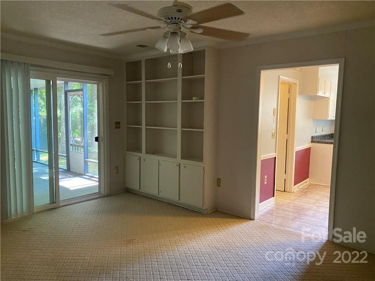 Photo 5 of 16 - 5926 McNair Rd, Charlotte, NC 28212