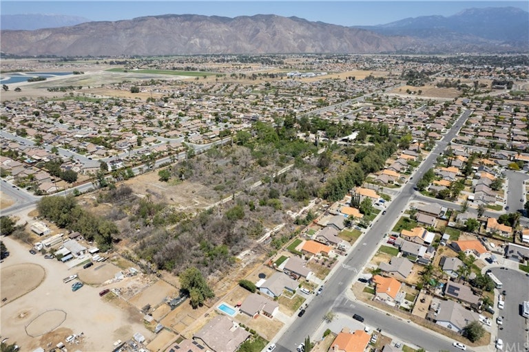 Photo 33 of 34 - 2091 Roanoke St, San Jacinto, CA 92582