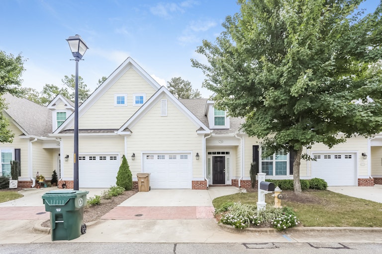 Photo 1 of 25 - 158 Sheraton Ln, Garner, NC 27529