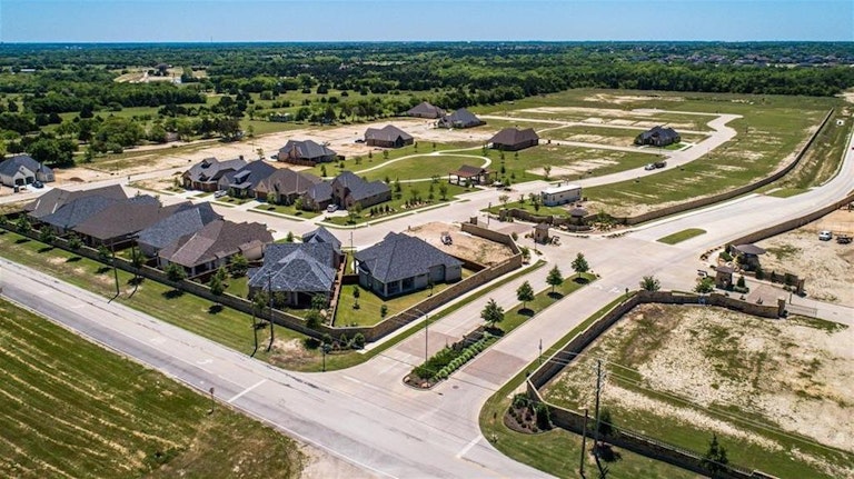 Photo 7 of 8 - 2617 Sibley Dr, Midlothian, TX 76065