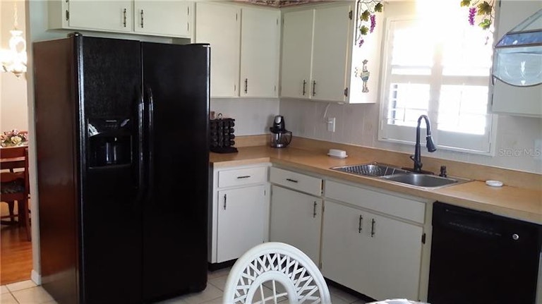 Photo 9 of 14 - 1613 Weatherford Dr, Sun City Center, FL 33573