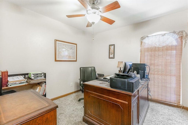 Photo 14 of 22 - 9511 Kell Cir, Houston, TX 77040