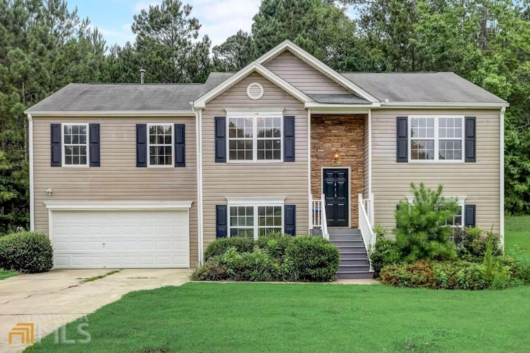 Photo 1 of 39 - 416 Bridgestone Ln, Douglasville, GA 30134