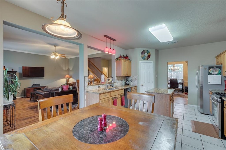 Photo 12 of 28 - 10317 Evergreen Dr, Rowlett, TX 75089