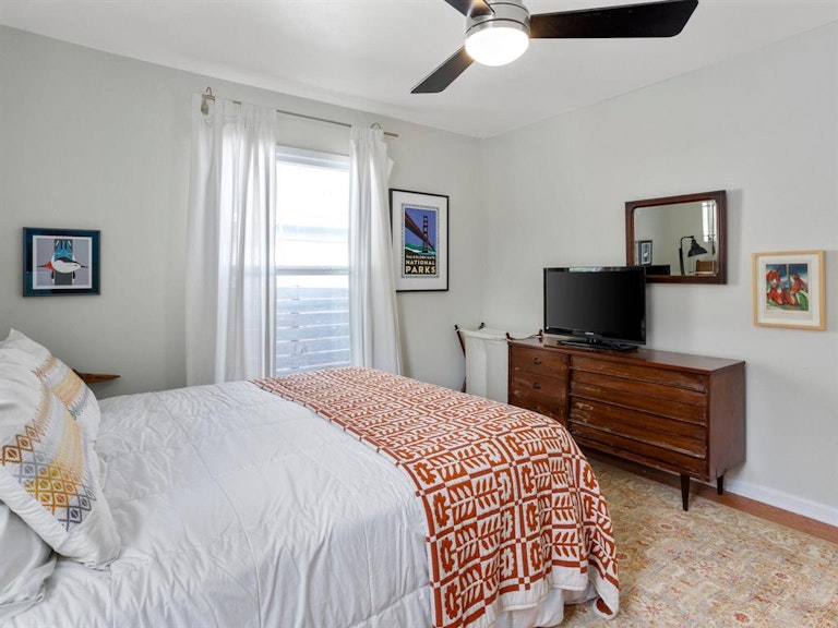 Photo 21 of 33 - 4028 Lovell Ave, Fort Worth, TX 76107