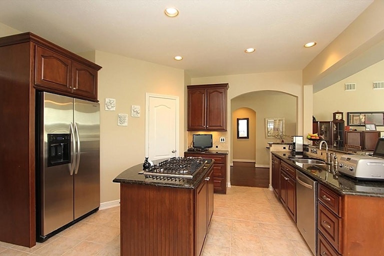 Photo 8 of 22 - 16211 Halpren Falls Ln, Cypress, TX 77429