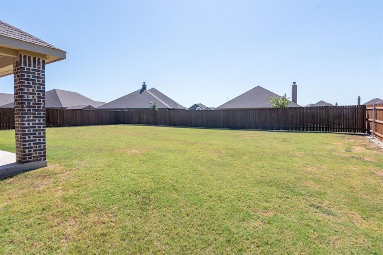 Photo 32 of 35 - 7600 Northumberland Dr, Fort Worth, TX 76179
