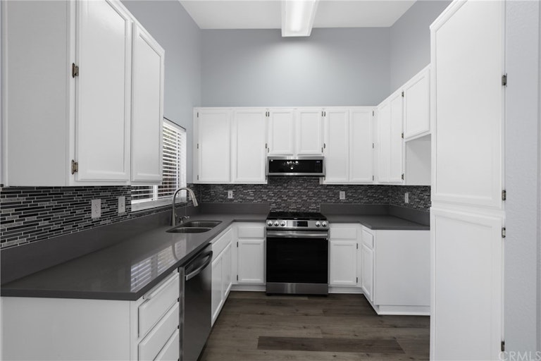 Photo 9 of 34 - 2091 Roanoke St, San Jacinto, CA 92582
