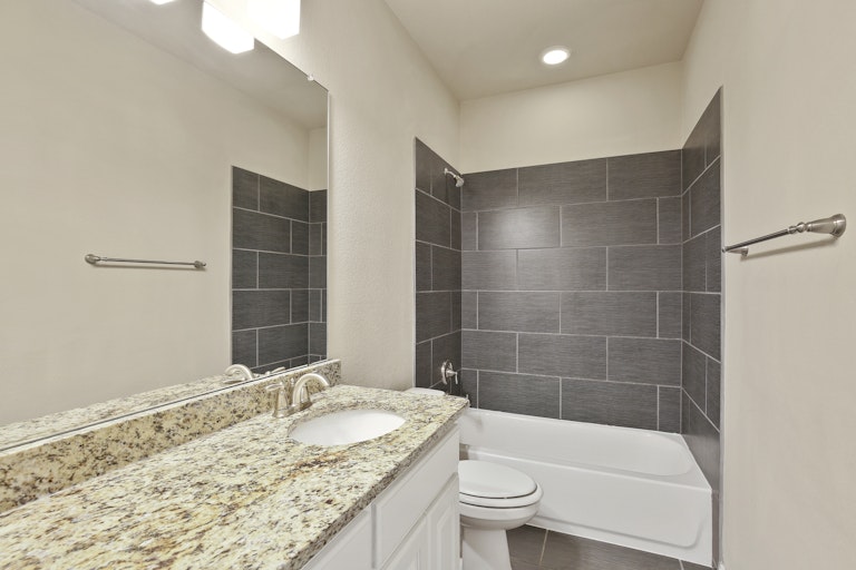 Photo 20 of 26 - 413 Harvard Dr, Glenn Heights, TX 75154
