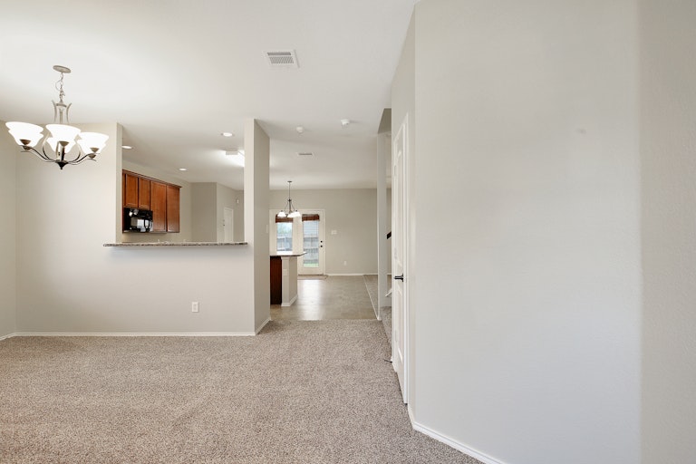 Photo 12 of 32 - 8501 Star Thistle Dr, Fort Worth, TX 76179