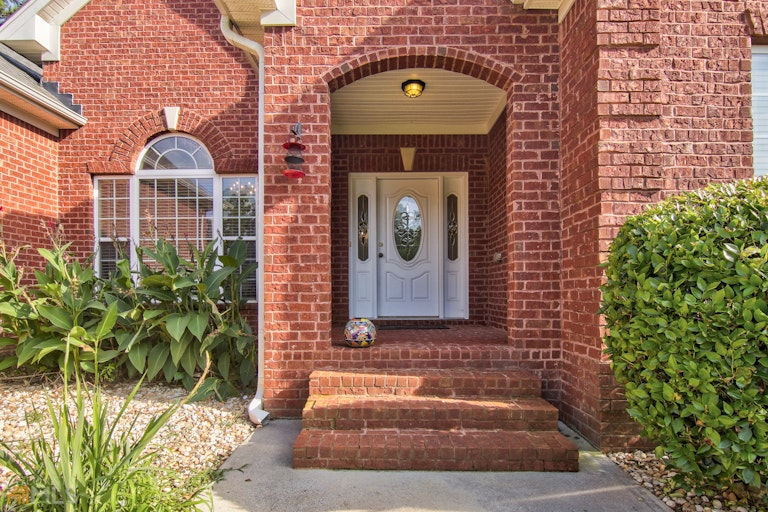 Photo 2 of 48 - 60 Providence Dr, Covington, GA 30016