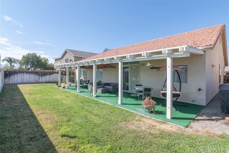 Photo 30 of 39 - 2077 Saint Emilion Ln, San Jacinto, CA 92583