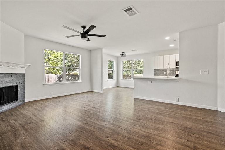 Photo 9 of 16 - 2200 Amy Lynn Ln, Cedar Park, TX 78613