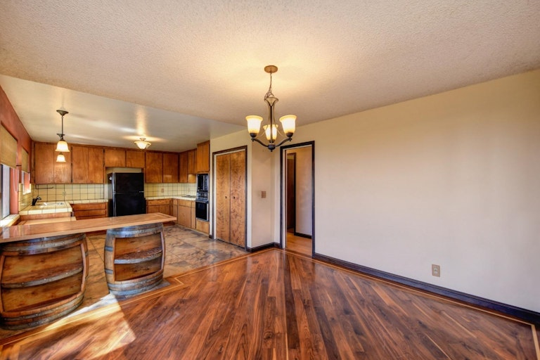 Photo 13 of 33 - 1733 Country Club Dr, Placerville, CA 95667