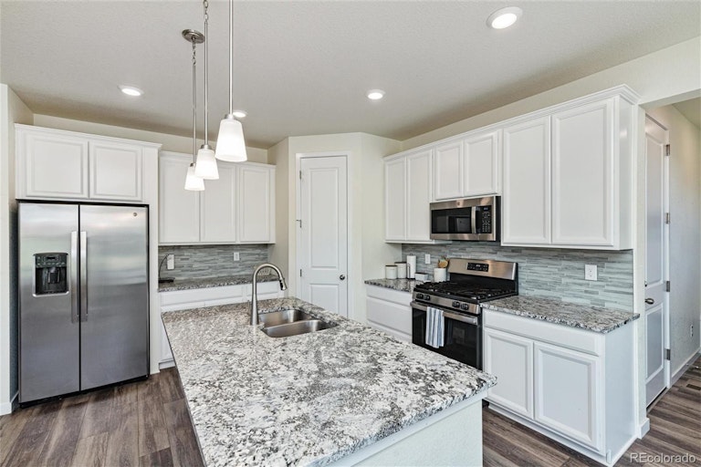 Photo 12 of 34 - 850 Avena Dr, Elizabeth, CO 80107