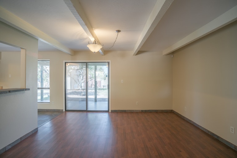 Photo 8 of 29 - 2850 E North Ln, Phoenix, AZ 85028