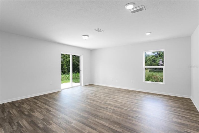 Photo 5 of 29 - 426 Mallard Ln, Kissimmee, FL 34759
